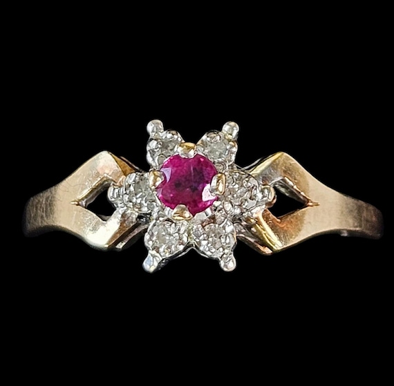VTG 10k Gold Floral Cluster Ring with Ruby and Di… - image 1