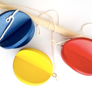 Móvil de colores primarios, regalo para niños