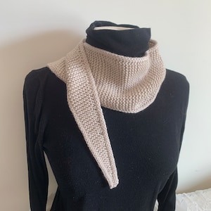 Superwash wool triangle scarf, small knit neck wrap image 4