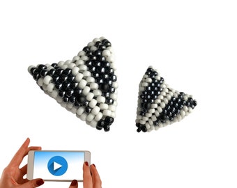Badger Critter Bead, 3D Peyote Beaded Bead, Geometric Beading Pattern, 3D Beaded Badger, Animal Bead