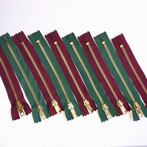 Liquidation de fermetures éclair vert foncé et bordeaux YKK de 15 cm