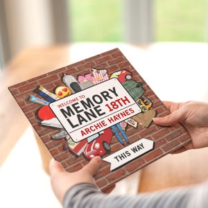 Livre d'anniversaire personnalisé pour 18e anniversaire, cadeau d'anniversaire Memory Lane, cadeau personnalisé pour 18e anniversaire, livre d'informations sur un anniversaire marquant, Happy 18 ans