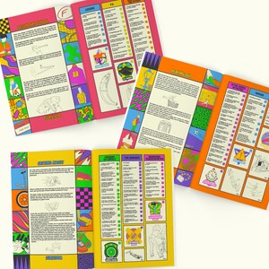 Może przedstawiać: Kolekcja otwartych broszur z kolorowymi ilustracjami i tekstem. Broszury mają r&oacute;żowe, pomarańczowe i ż&oacute;łte okładki z r&oacute;żnymi grafikami i listami. Tekst zawiera zwroty takie jak "Szkoła średnia", "Lekcje" i "Wychodzenie."