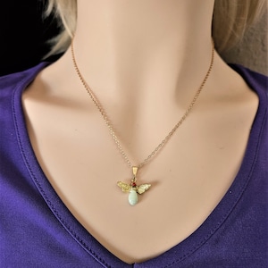 Elegant Firefly Glow Necklace