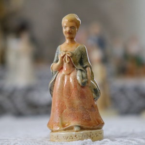 Sebastian Miniatures - SML-4 - Martha Washington - 1939 PW Baston - American Couples - Collectible Knick Knack
