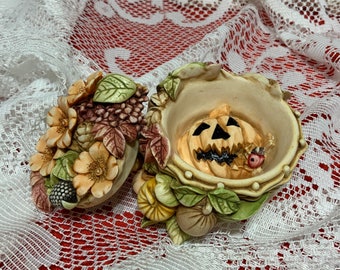 Harmony Kingdom Garden “Halloween Bouquet” Lord Byron’s Harmony Garden Trinket Box 1999 Flower and Pumpkins