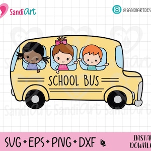 Puede incluir: Un autobús escolar amarillo con tres niños mirando por las ventanas. El autobús tiene las palabras "SCHOOL BUS" escritas en el lateral.