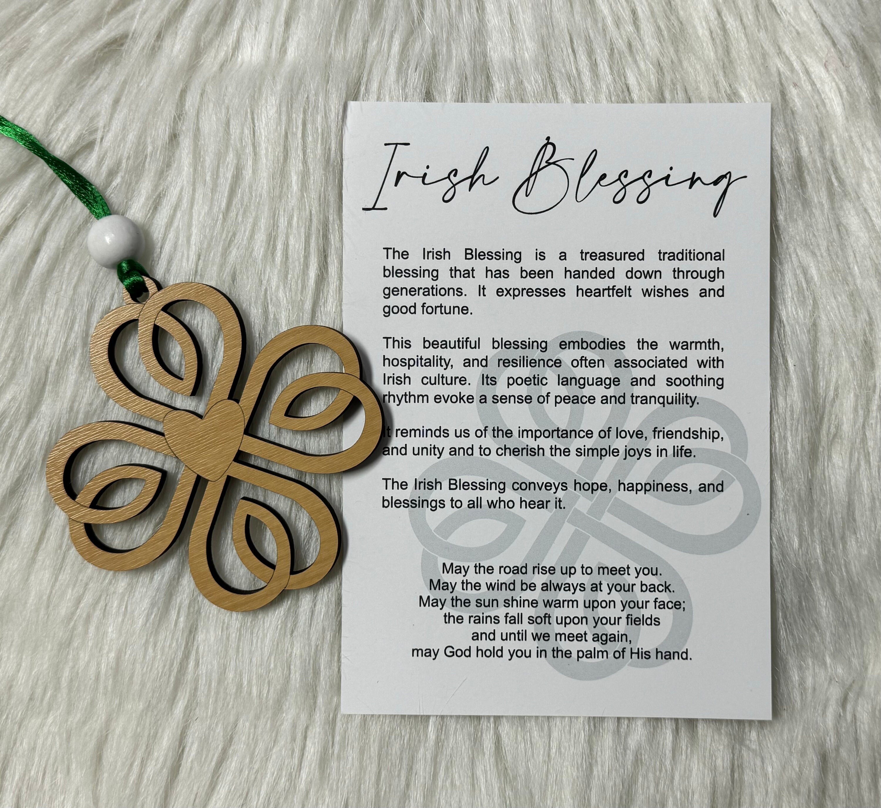 St Patricks Day Decorations Irish Christmas Blessing Gift USA Handmade  Glass Shamrock Notre Dame, image size:3000x2753