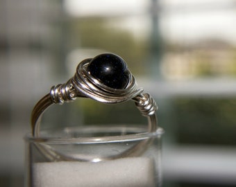 Blauwe zandsteen draad ring, blauwe Goldstone ring, draad gewikkeld ring, zandsteen sieraden, blauwe edelsteen ring, zilveren ringen, Boho ring stapelen