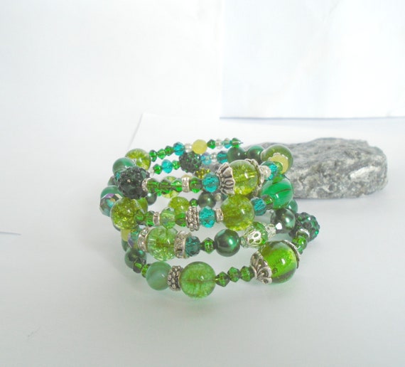 Green Gemstone Beaded Memory Wire Bracelet, Boho Stacking Bracelet
