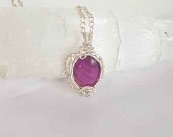 Pendentif enveloppé de fil d'agate violette, cadeau d'anniversaire, collier en agate, bijoux en pierres précieuses, cadeau unique pour elle, pendentif artisan, pendentif zodiaque