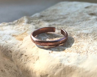 Hammered copper toe ring