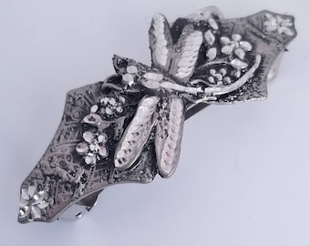 Libélula con flores barrette