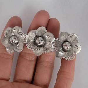 Flower barrette