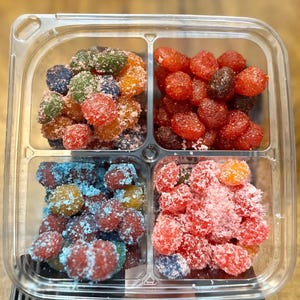 Mezcla Ultimate Chamoy Gushers: paquete de 4 sabores con pepinillos, sandía ácida, frambuesa azul y más
