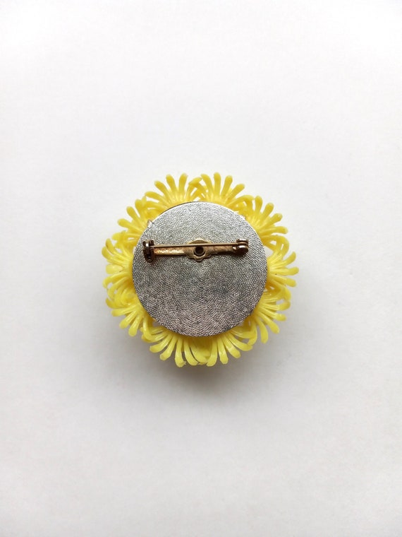 VINTAGE plastic yellow orange floral brooch pin - image 4