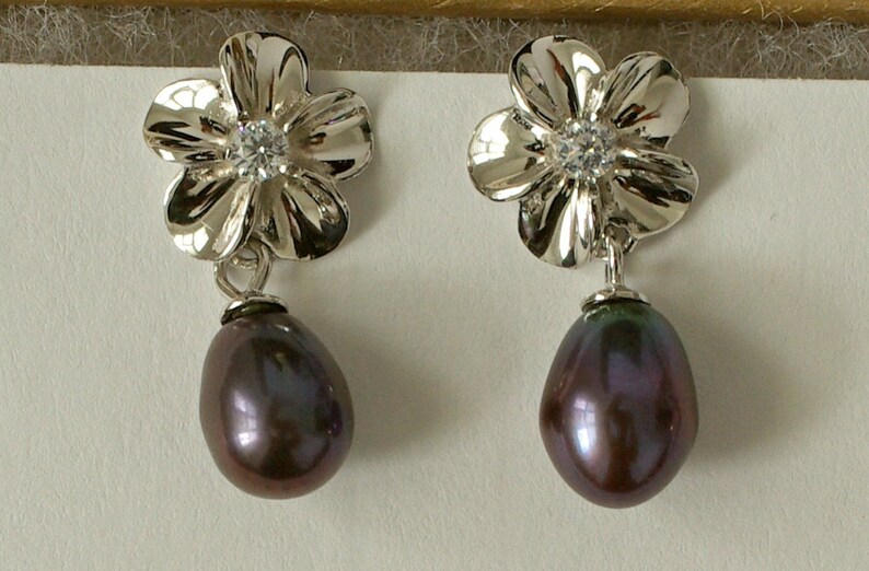 Freshwater Pearl Earrings Black Pearl Earrings Flower Earrings Sterling Silver Plumeria Earrings Bridesmaid Pearl Earrings ES1
