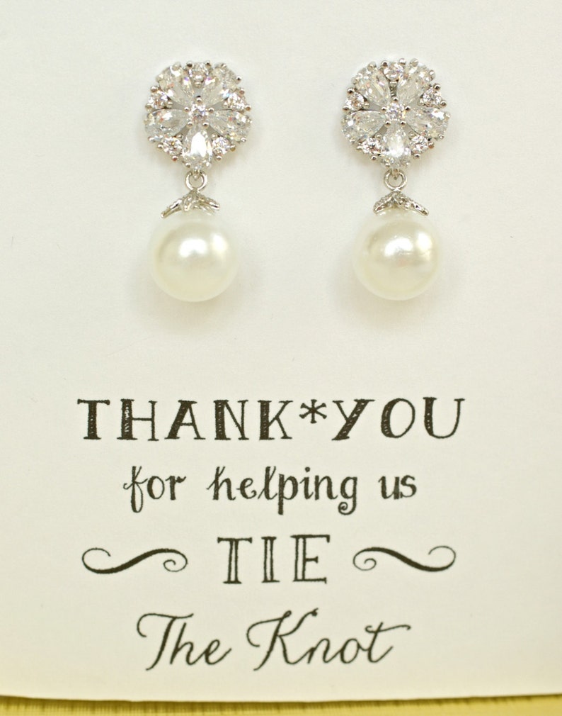 ES8 Bridesmaid gift Crystal Pearl Earrings for Bridesamaids Set of 8 Pearl Bridal Earrings Pearl Bridesamaid Jewelry