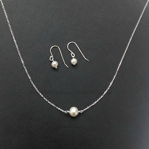 SET of Freshwater Pearl Necklace and Earrings Sterling silver