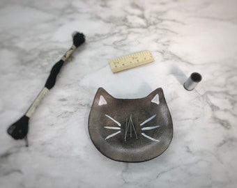 Cat Magnetic Pin Dish, Magnet Stitch Minder Bowl, Customized Pin Cushion, Leather Sewing Accessory, Kitty Desk Organizer, Needle Minder