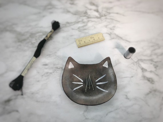 Cat Magnetic Pin Dish, Magnet Stitch Minder Bowl, Customized Pin Cushion,  Leather Sewing Accessory, Kitty Desk Organizer, Needle Minder 