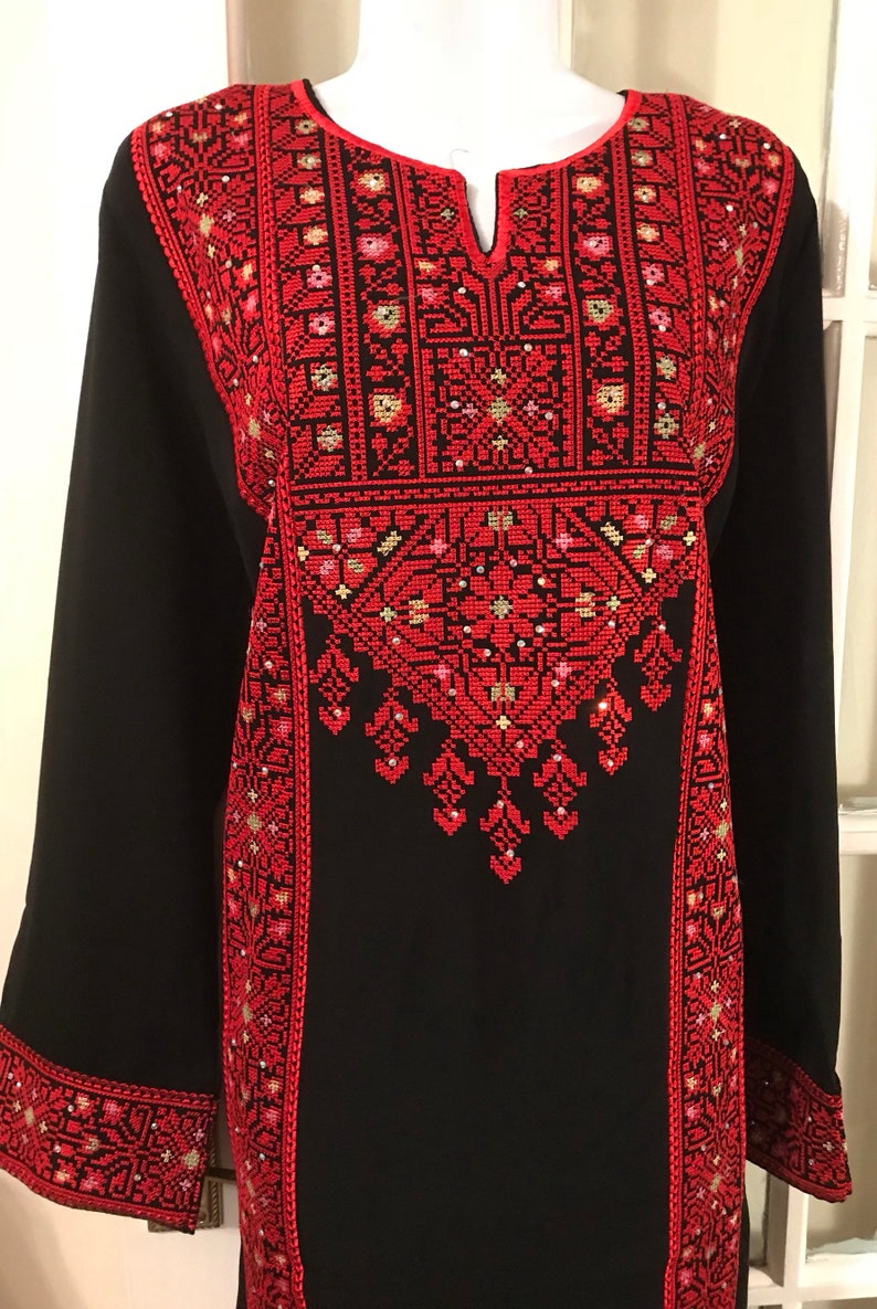 Black Dress / Tobe / Thobe / Kaftan With Red and Colourful | Etsy
