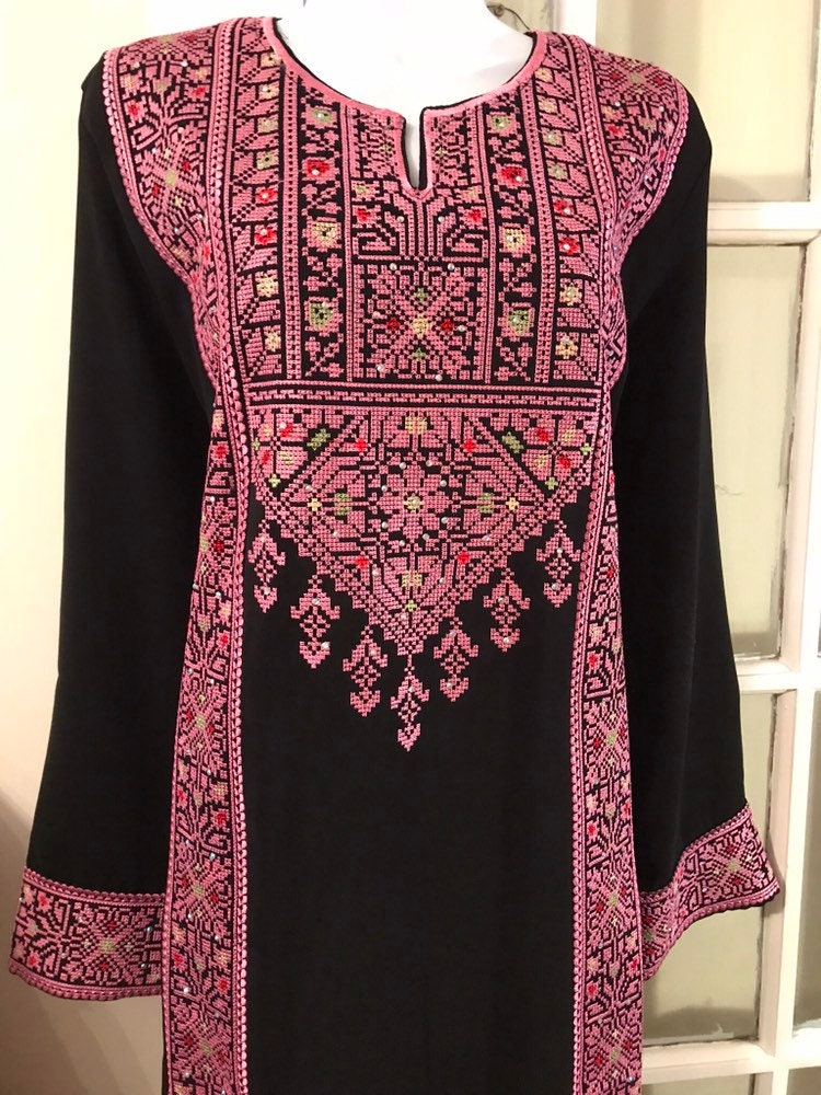 Black dress / Tobe / Thobe / Kaftan with Pink and colourful | Etsy
