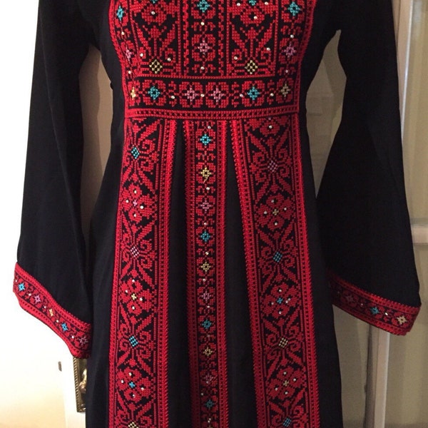 Girls traditional Palestinian dress / Thob / Thoub / Thoube / Tobe / Toube with red embroidery / cross stitch