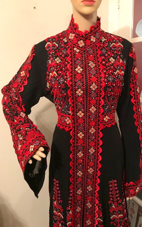 2 Piece Black Dress Abaya Kaftan Thobe and matching belt with beautiful gold and red embroidery