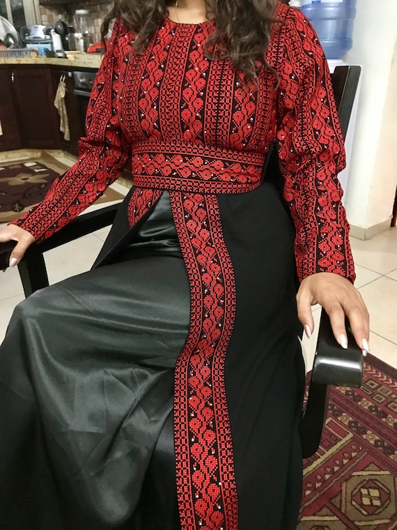 green emerald velvet dress Cross Stitch Sterling Whisper 3pc Meharbano Lawn 2022 – Sara Clothes