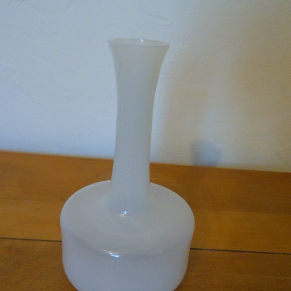 Vase en verre laqué blanc brillant , vintage 90's, vase flacon blanc, deco chic, slow life, minimaliste, hygge, idée cadeau