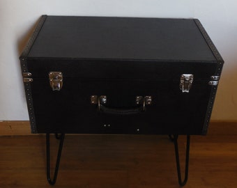 Trunk table, old trunk with musical instrument, storage, end of sofa, mini bar, needle foot, recycled trunk, ecological deco