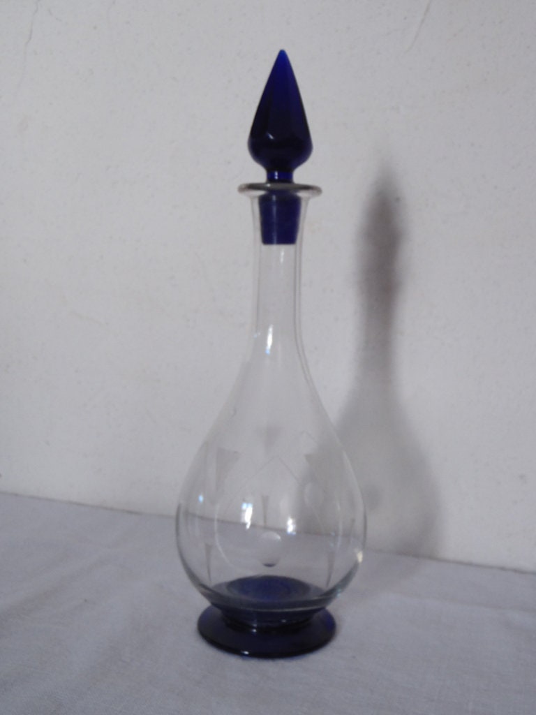 Petite Carafe en Verre Transparent Taillé A La Main, Capuchon Pointe Diamant Couleur Bleu Cobalt, Pi