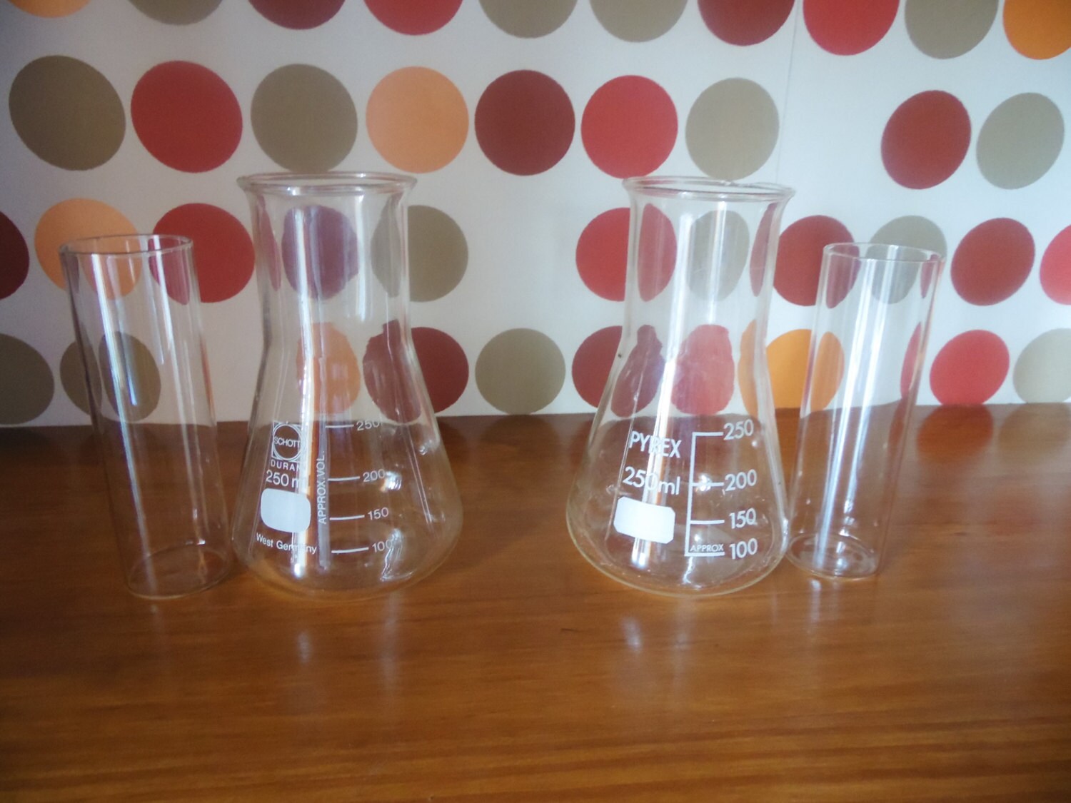 Fioles Erlenmeyer 60's, Col Large 5, 5 cm | 2, 16 In et Rares Tubes A Essai Fond Plat, Pyrexet Duran