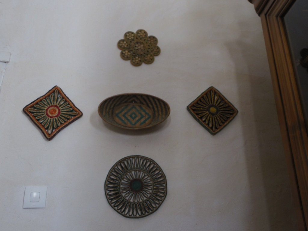 Composition de Paniers et Dessous Plat A Suspendre, Déco Murale, Wall Art, Bambou Paille, Matières N