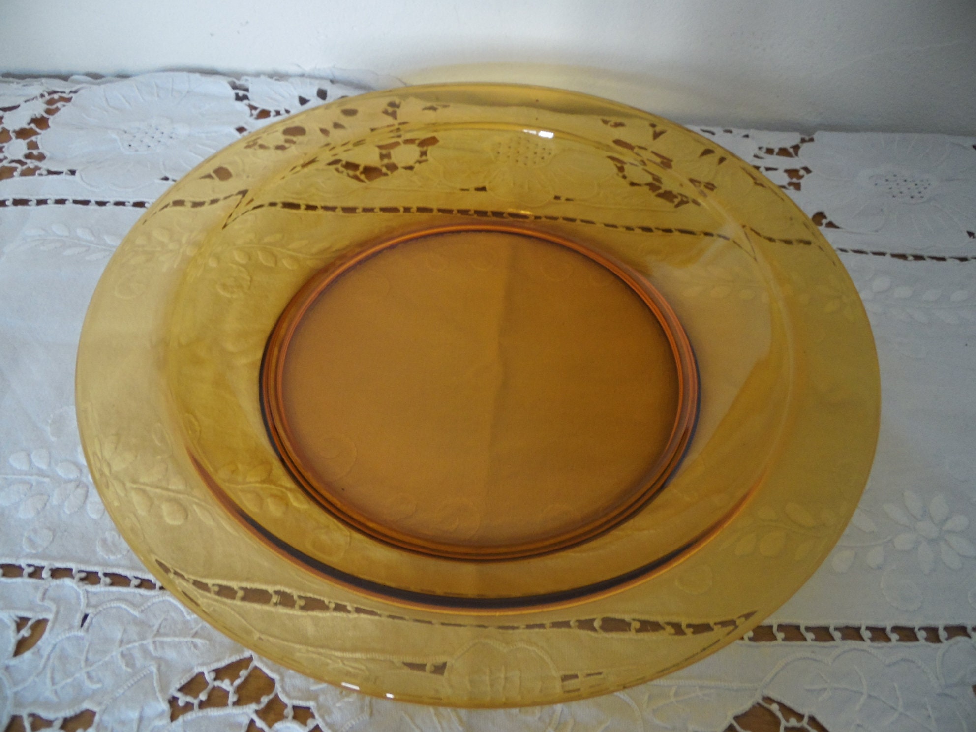 Grand Plat Creux Verre Transparent de Couleur Orange Ambré, Marque Vereco France, Vaisselle Vintage,