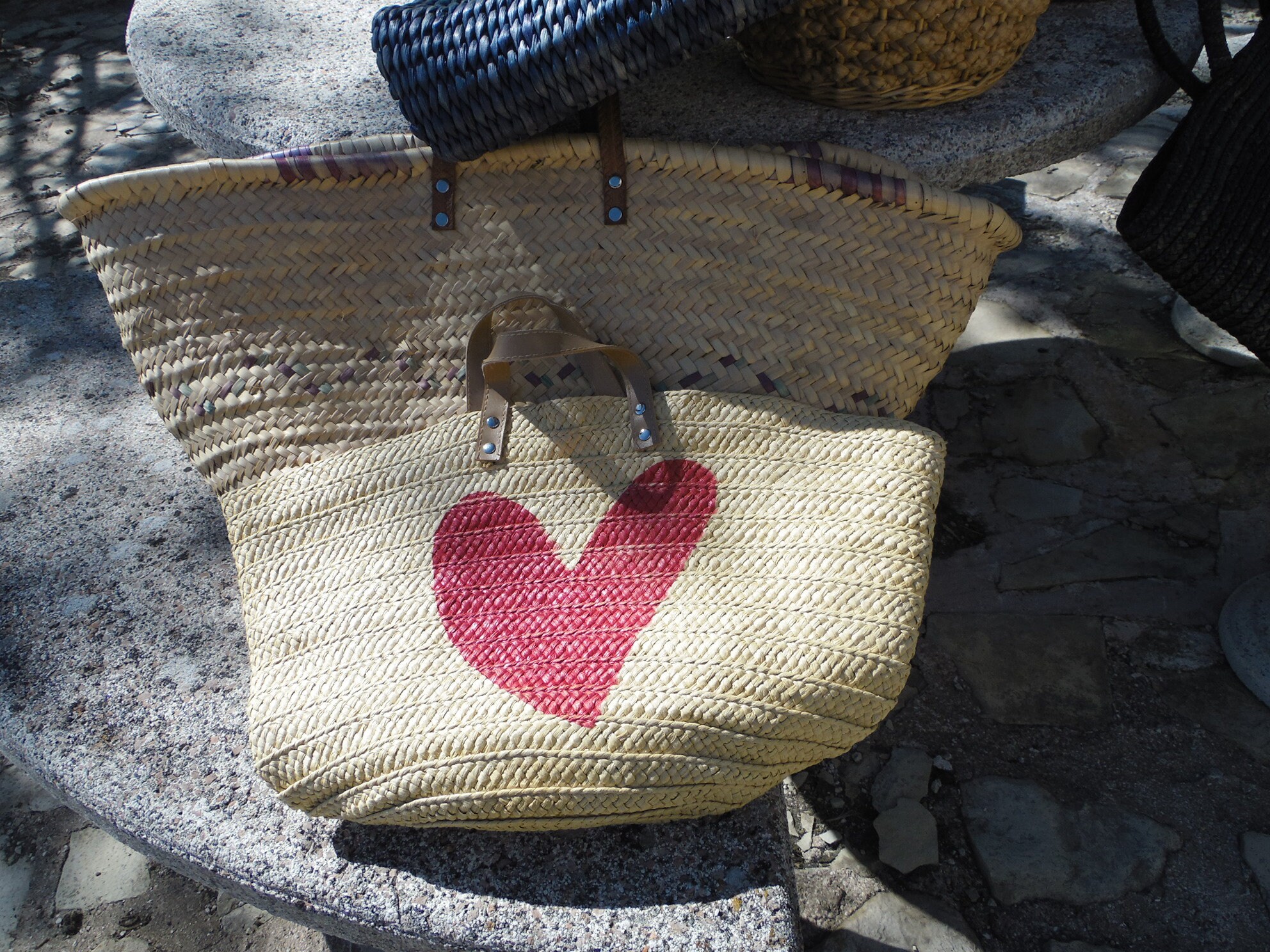 Panier de Plage en Paille Naturelle Tissé, Deco Coeur Rouge sur Face, Pas Doublure, Anses Double Pvc