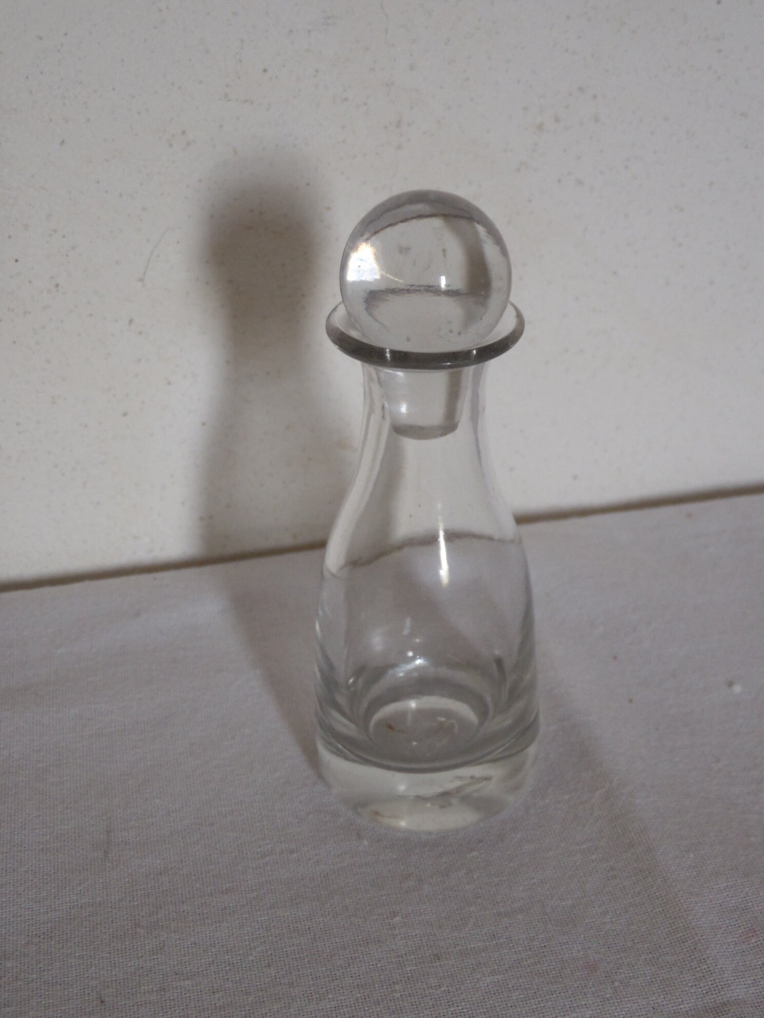 Petit Flacon A Parfum ou Eau de Cologne Vintage Verre Transparent , Capuchon Boule Deco Vintage, Sal