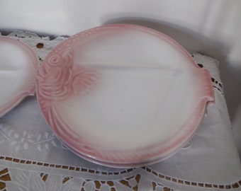 Lot de 5 assiettes a poisson en faience blanche et rose; forme poisson , faiencerie de Niderviller, vintage 80's, assiette poisson, chic