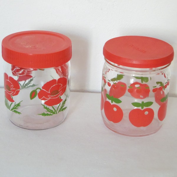 Duo de pots vintage 80's, pots en verre deco pomme et coquelicots, couvercle plastique rouge assorti, deco rouge, deco cuisine vintage