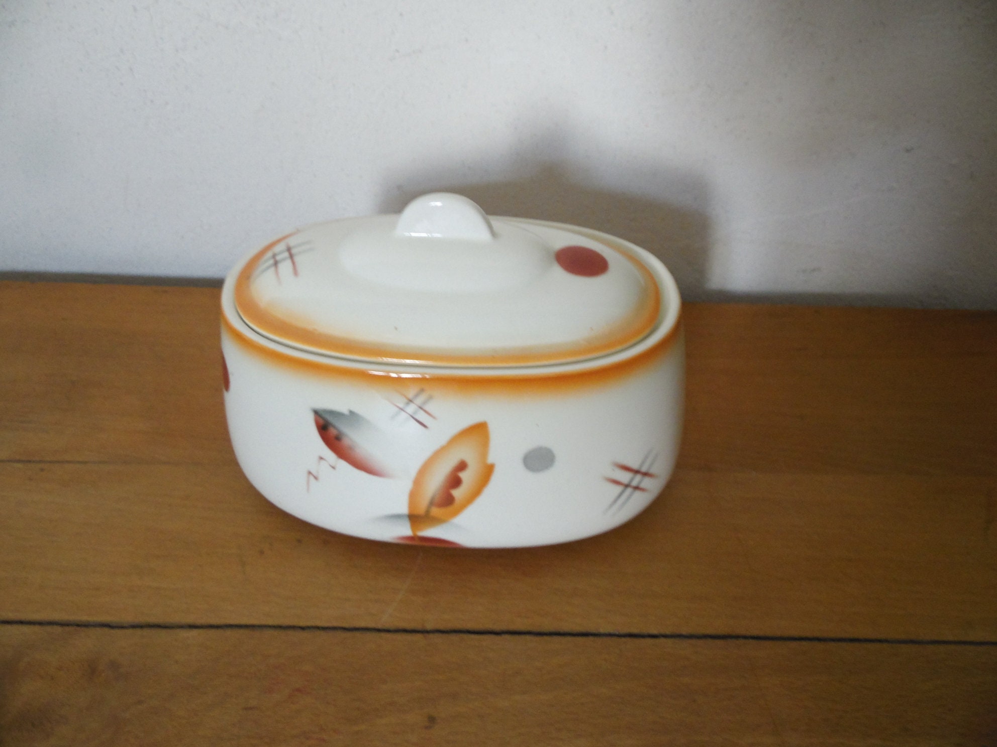 Pot A Biscuits ou Bonbonnière en Ceramique Blanc/ Creme, Deco Orange, Bordeaux, Feuillage et Geometr