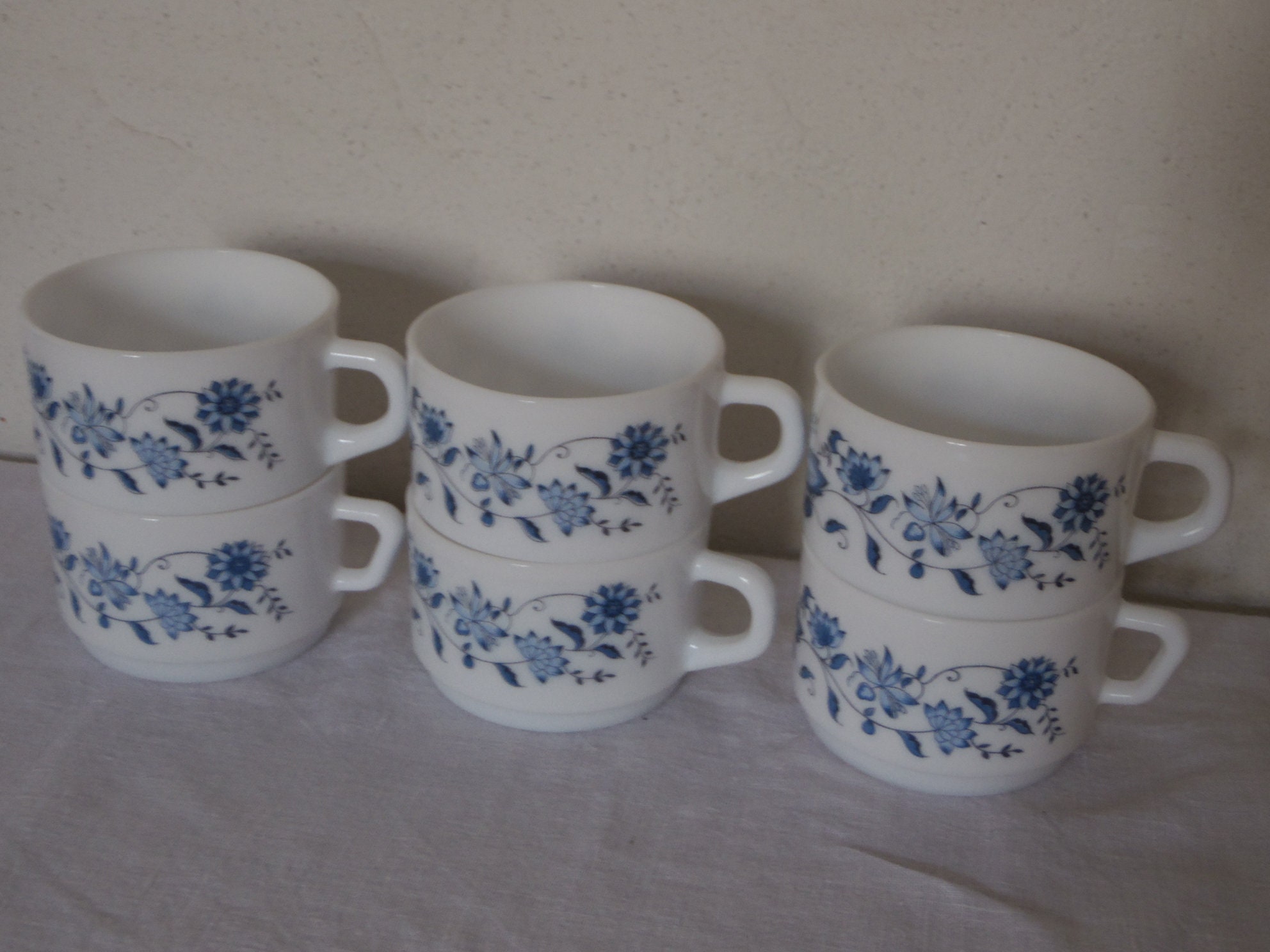 Ensemble de 6 Tasses A Café ou Thé , Modèle Fleurs Bleues Pour La Marque Antar, Vintage 70's, Arcopa