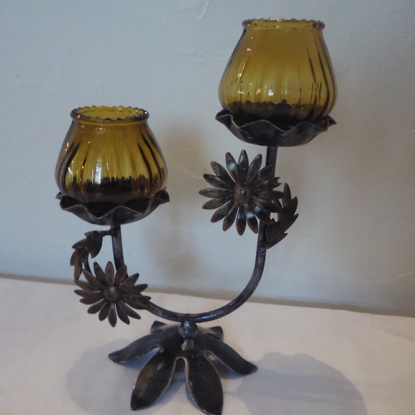 Wrought iron candlestick, 2 branches photophore yellow glass flower corolla shape, floral candlesticks on foot, handicrafts, vintage deco