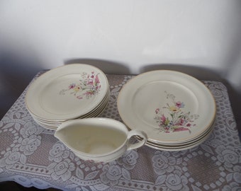 Service de table 13 pieces dont 6 assiettes creuses, 6 plates,1 sauciere , modele Fanny, semi vitrifié Ceranord St Amand, vintage 50/60's