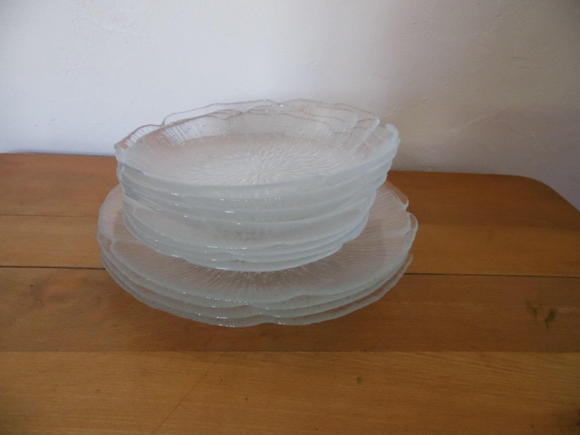 Service 12 Pieces, Assiettes en Verre Transparent Forme Fleur, Arcoroc France, 4 Dessert, Creuses, 4