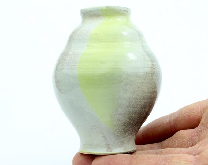 Yuki Bud Vase