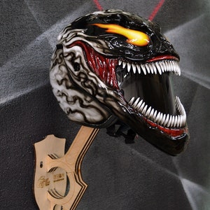 Anti Venom (Symbiote) motorcycle helmet. DOT&ECE certified.