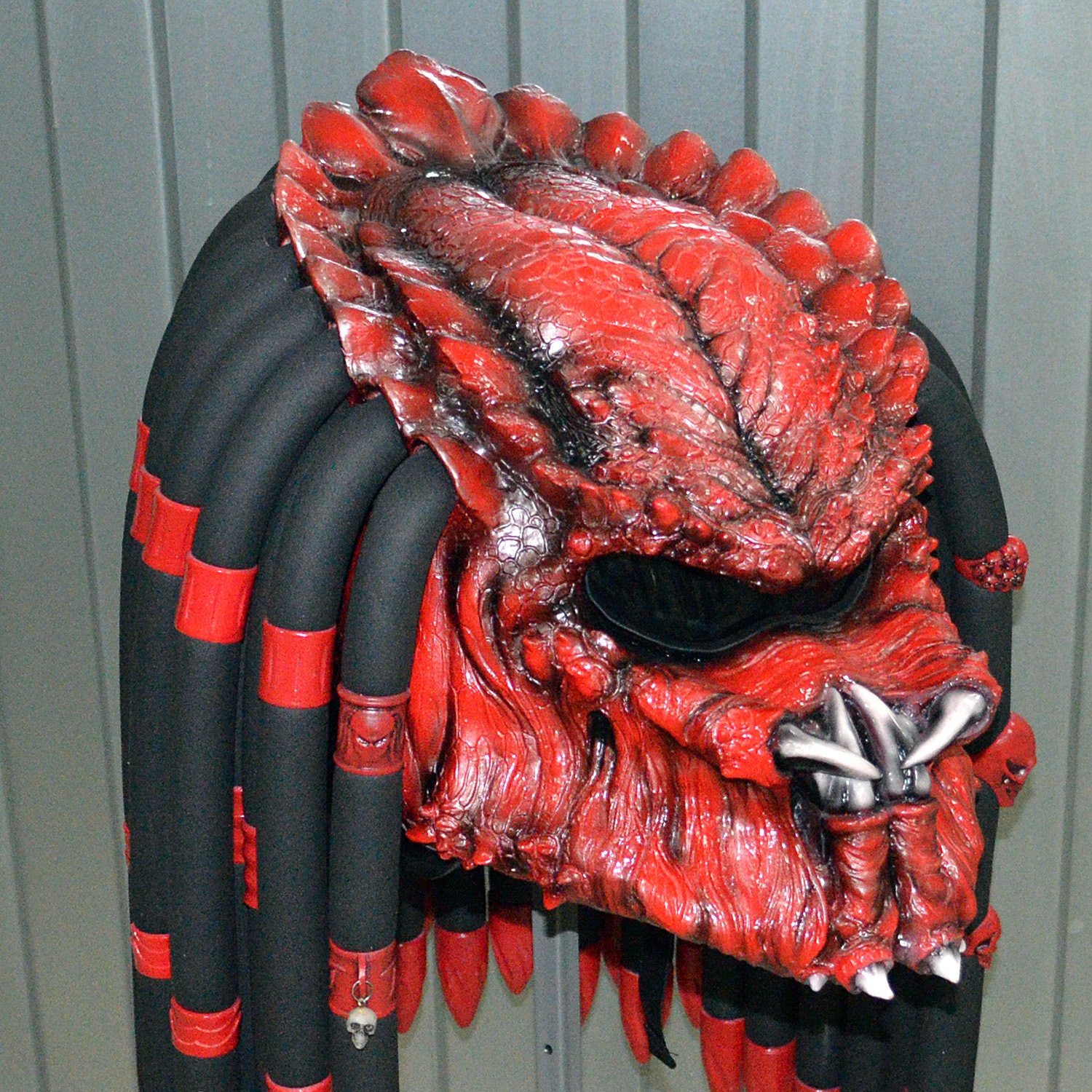 Predator-Motorrad-Helm. Predator Maske. Straße rechtlichen ...