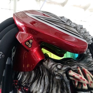An element of the predator mask with three real lasers and included any Predator helmet with opened or closed mouth.