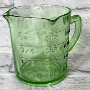 Vintage Hazel Atlas Uranium Glass Measuring Cup